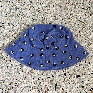 Urban outfitters yin and yang bucket hat